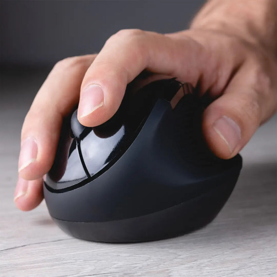 Mouse ergonómico semi vertical Marca Klipxtreme Modelo Orbix